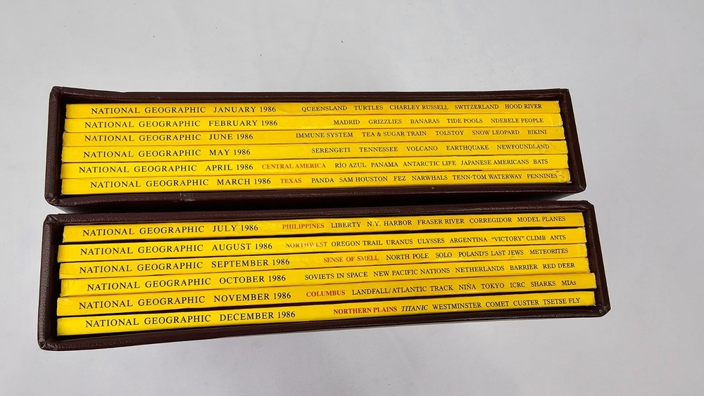 1986 National Geographic 12 Magazines Complete Set & Slipcover/ January-December