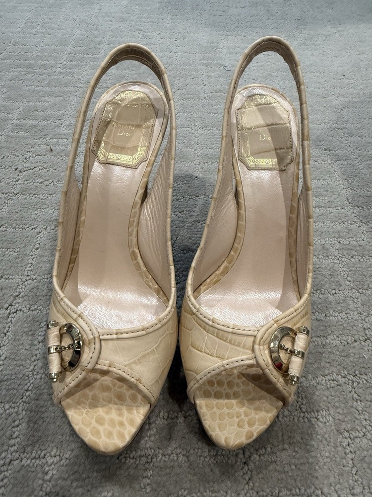 CHRISTIAN DIOR Tan / Nude Patent Leather Women’s Heels Pumps Shoes Size 35
