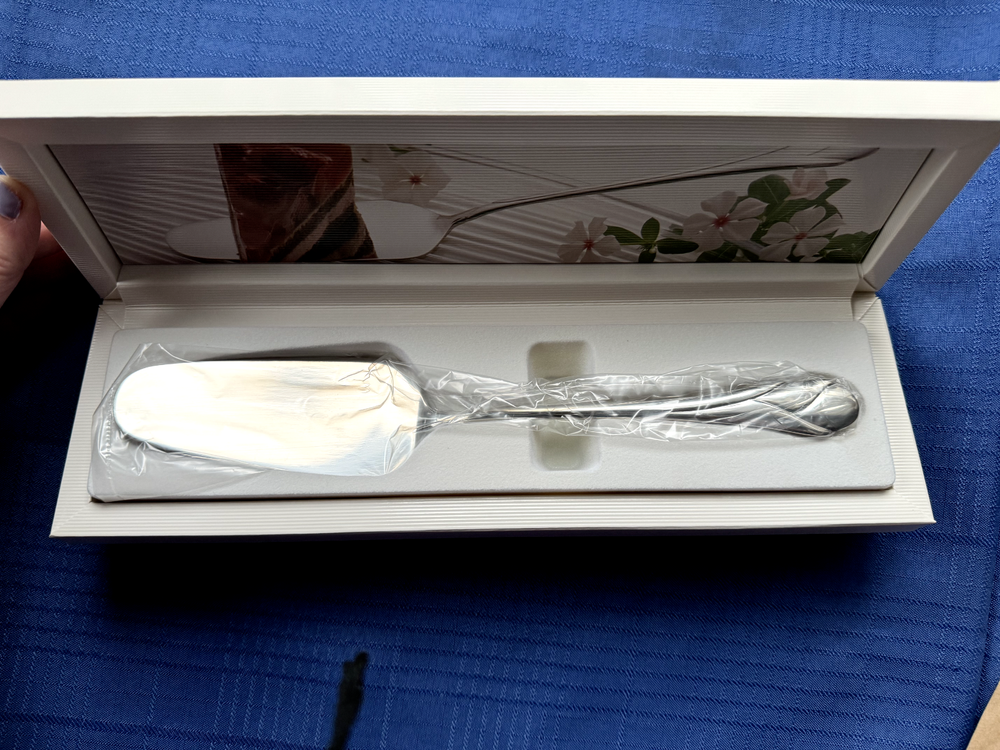 Cake / Pie Server - Sweet Pea by Mikasa Stainless