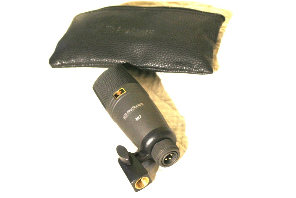 Presonus M7 microphone w/ mic clip and carry bag