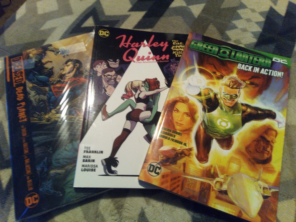 Graphic Novel Lot of 3 Dceased, Harley Quinn, Green Lantern