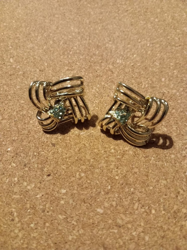 Vintage 1950s Lovely Scew Up Earrings With A Pale Blue Crystal