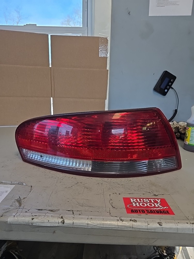 2005 CHRYSLER SEBRING CONVERTIBLE DRIVERS /LH TAIL LIGHT