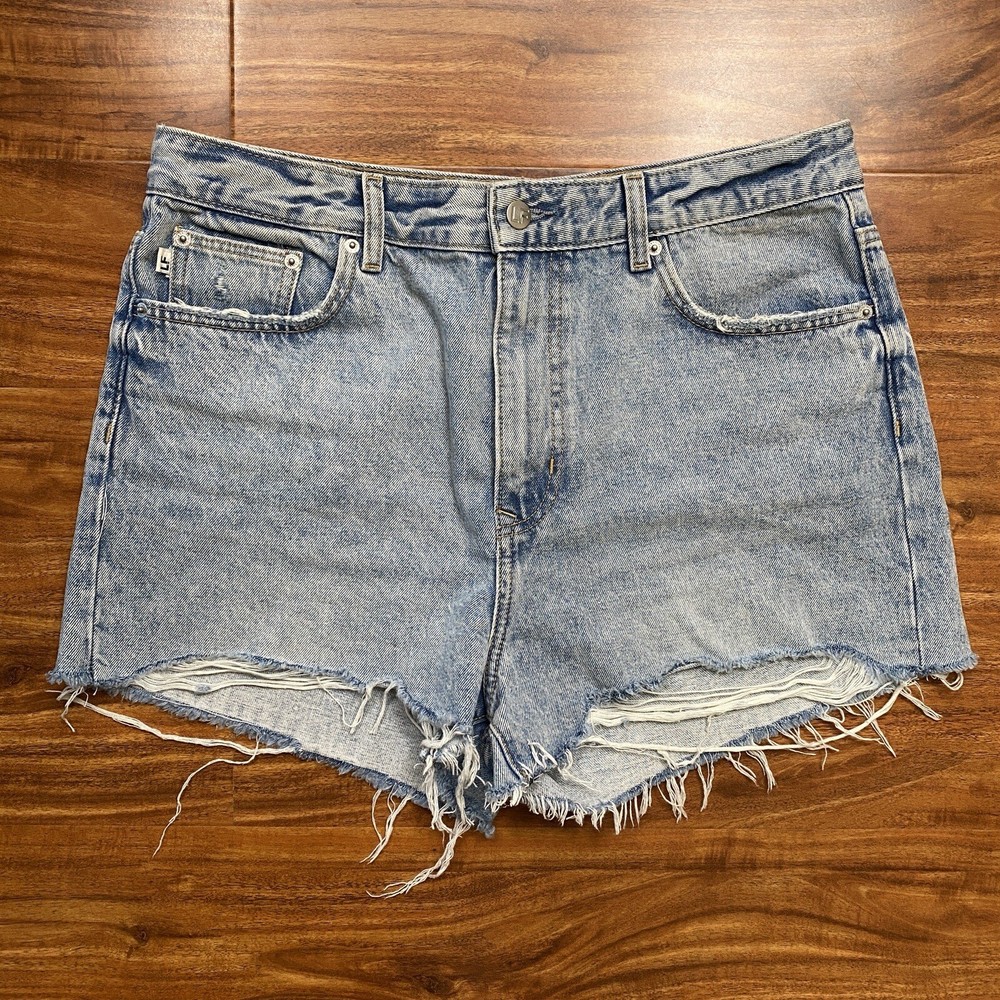 Revolve Lovers + Friends Distressed High Rise Cutoff Shorts Size 31 Excellent Condition