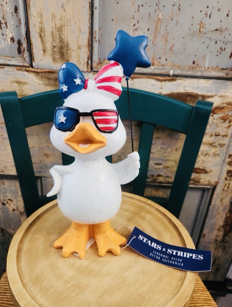 ❤️🤍💙Stars & Stripes Patriotic Chick Table Top Figure