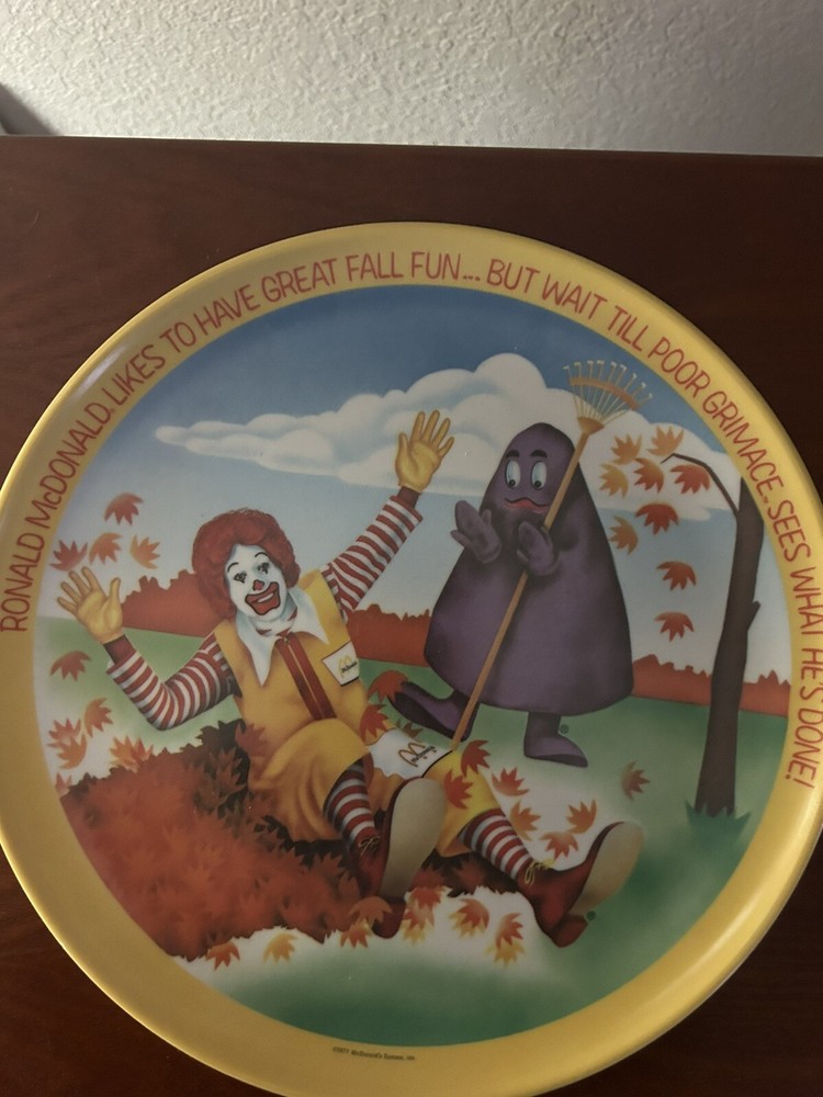 Vintage McDonald’s 1977 Ronald McDonald Seasons Fall Fun 10” Melamine Plate