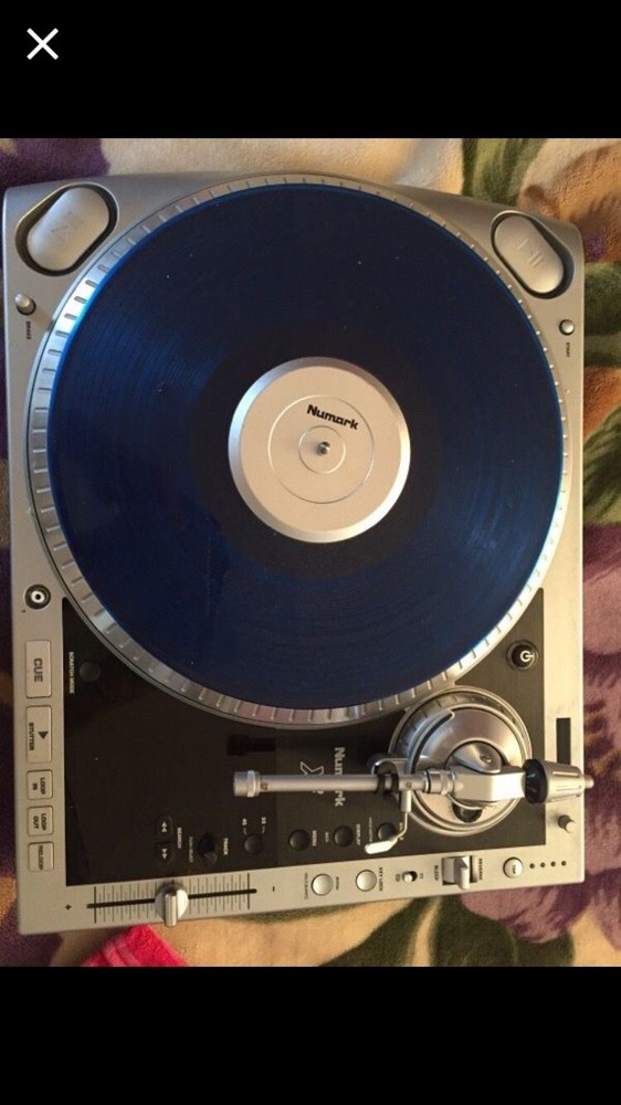 Numark Hybrid USB DJ Turntable with Serato DJ Lite