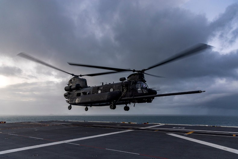 3D Printed Model 1/144 American MH-47G Chinook helicopter Finished Model