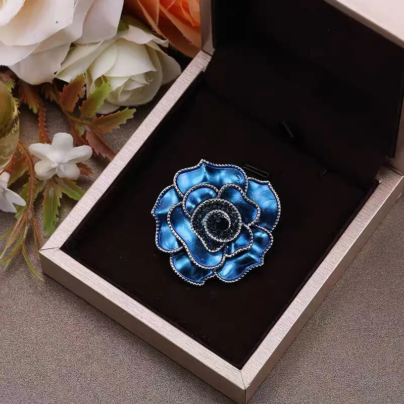 Classic Blue Camellia Brooch Ladies Luxury Series Jewelry Brooch Accessories