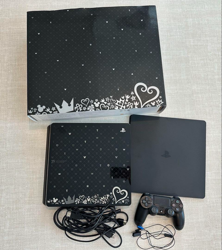 15th Anniversary Kingdom Hearts Limited Edition PS4 500GB Console