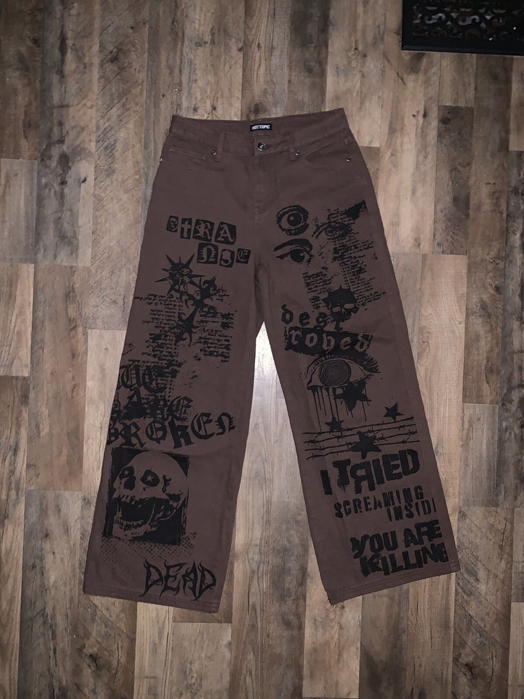 Hot topic Women’s Wide Leg Graffiti Jeans Brown Denim Size 5 NWOT
