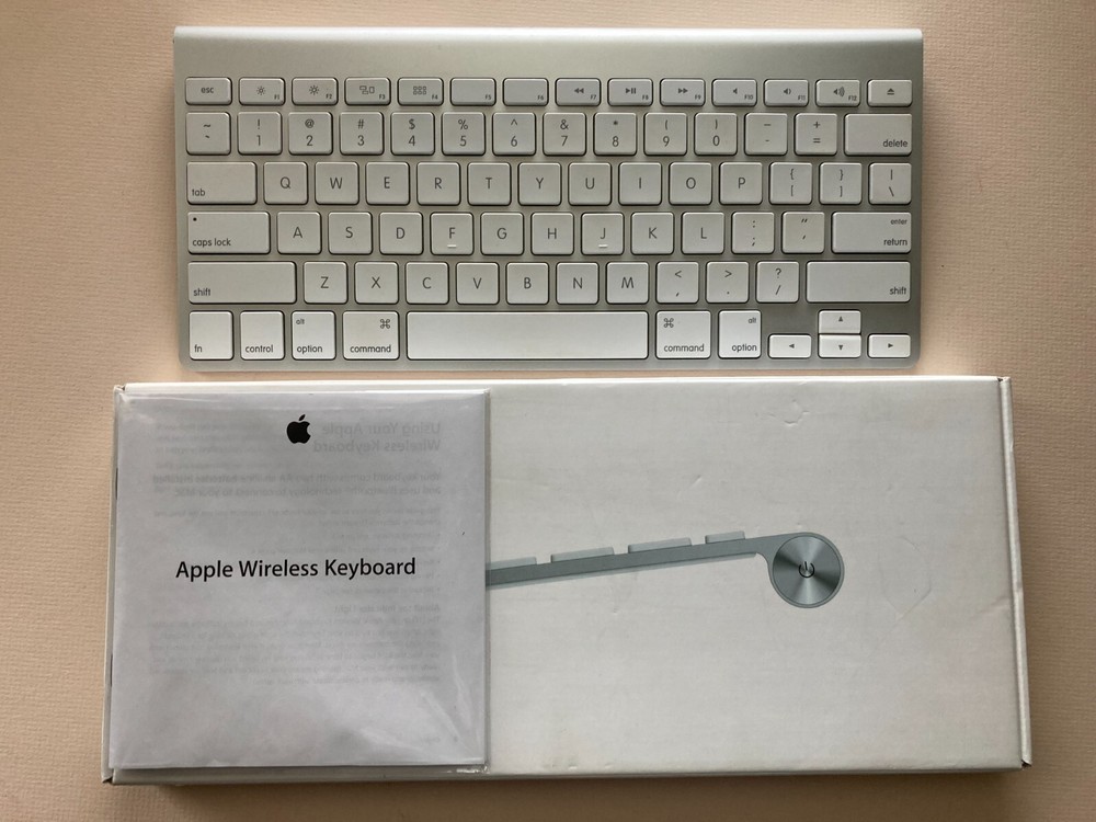 Apple Wireless & Bluetooth Keyboard - MC184ll/b – Model A1314