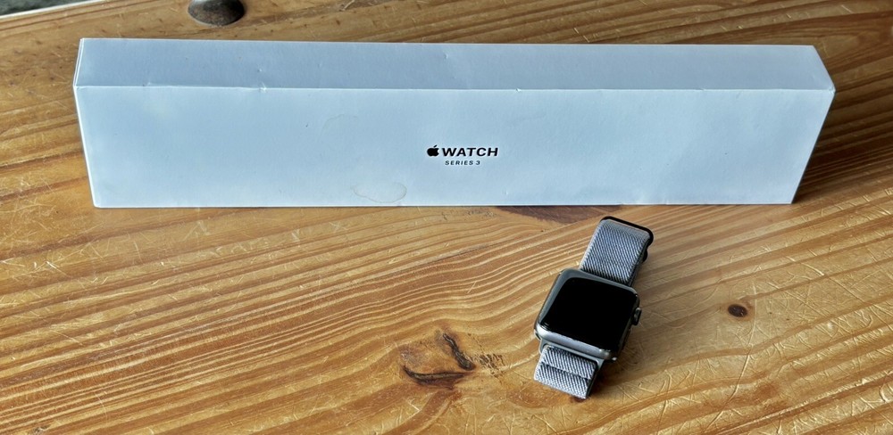 Apple Watch Series 3 42mm With Box And Band Bundle - Working