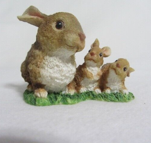 VINTAGE 1997 ENESCO BUNNY RABBIT MOMMA & BABIES FIGURINE SMALL WITH LABEL