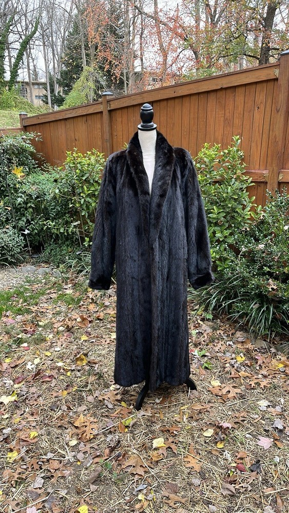 Luxurious Mink Brown Full-Length Fur Coat Size 10-12 by Evens Collection-image
