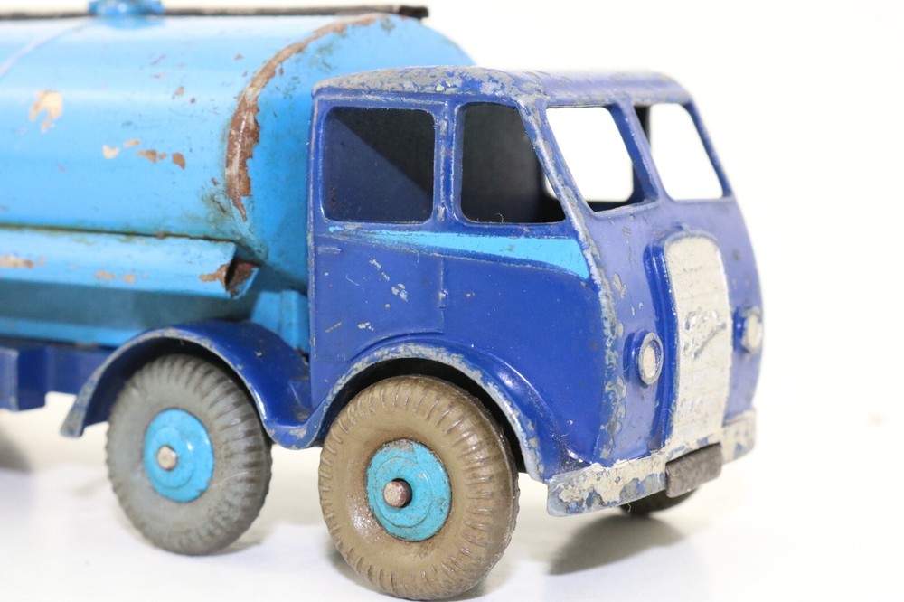 Dinky Toys 504 Foden 14 Ton Tanker 1948 to 54 blue