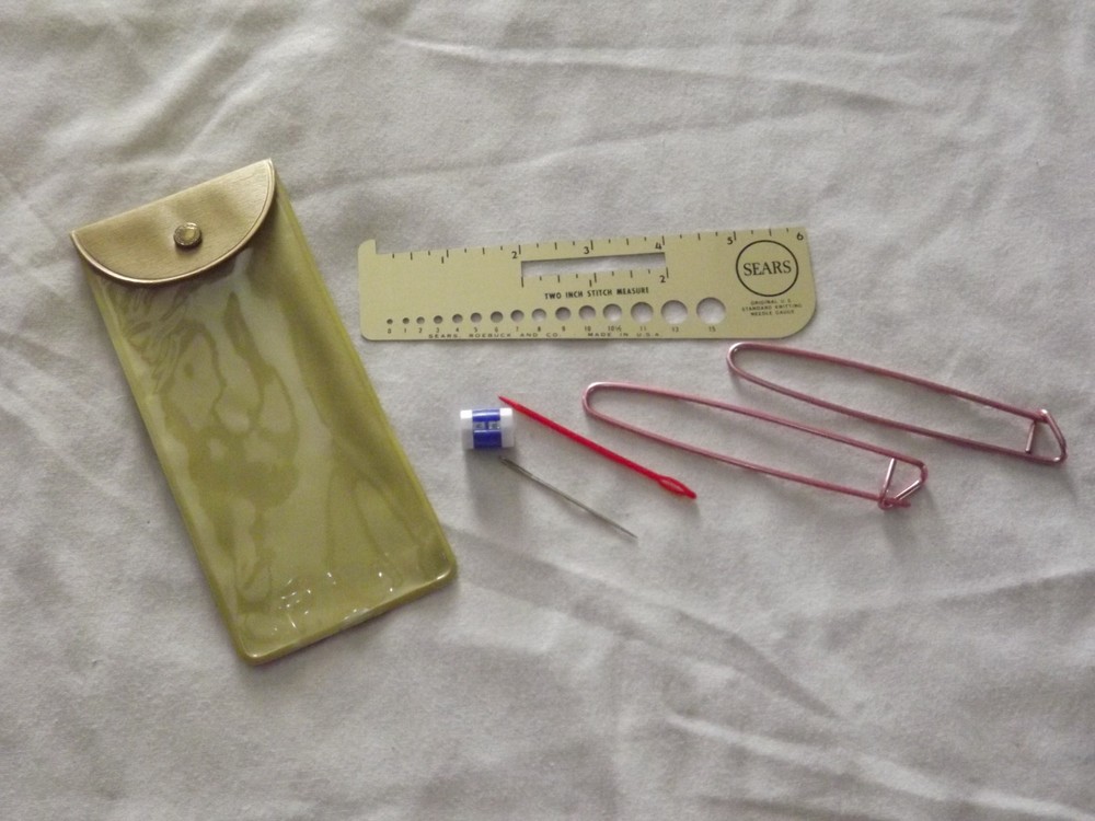 Vintage Sears 2-Inch Stitch Measure Needle Gauge Kit for Dressmaking