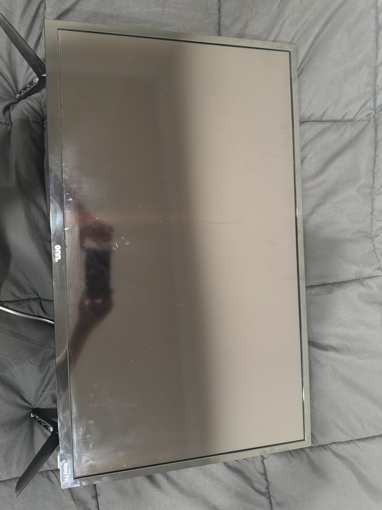 onn. 32” HD LED Roku Smart TV (Model 100012589) VESA for To Stand USED GOOD
