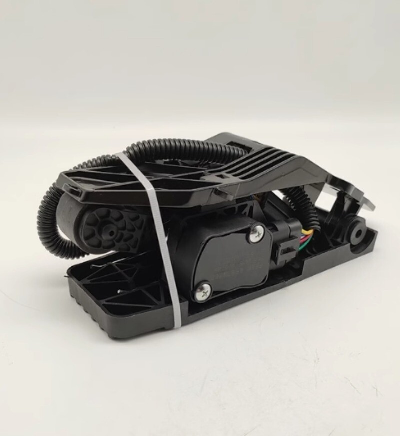 1PCS NEW FIT FOR Electronic accelerator pedal 406788