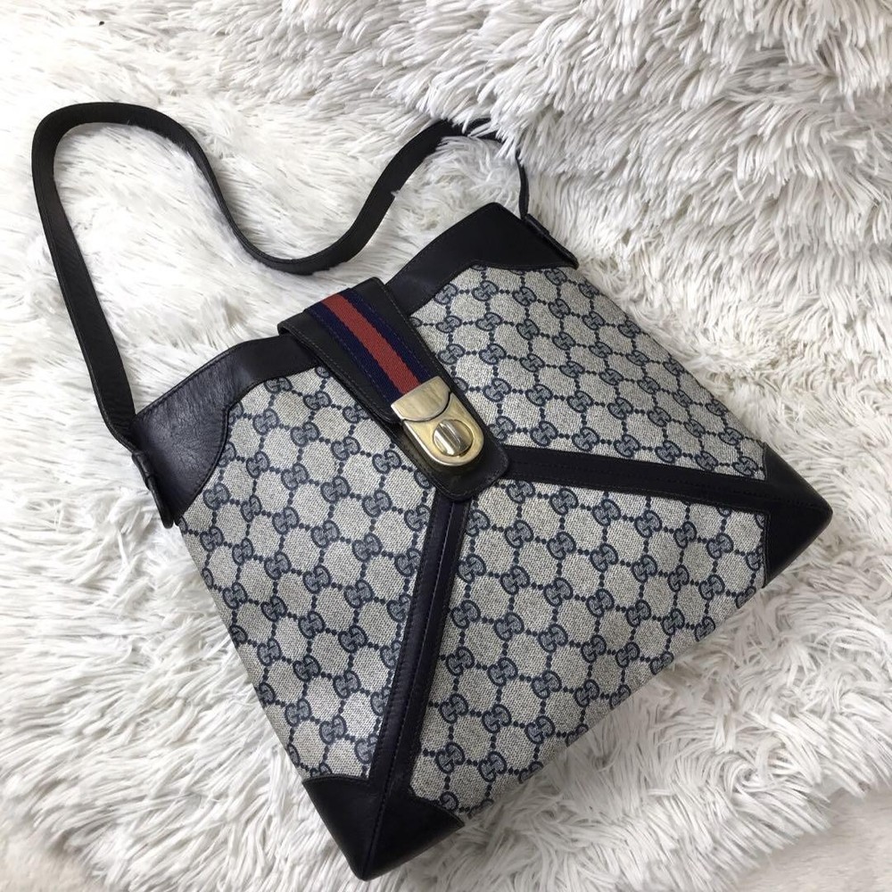 Gucci Sheri Navy Leather Authentic Shoulder Bag