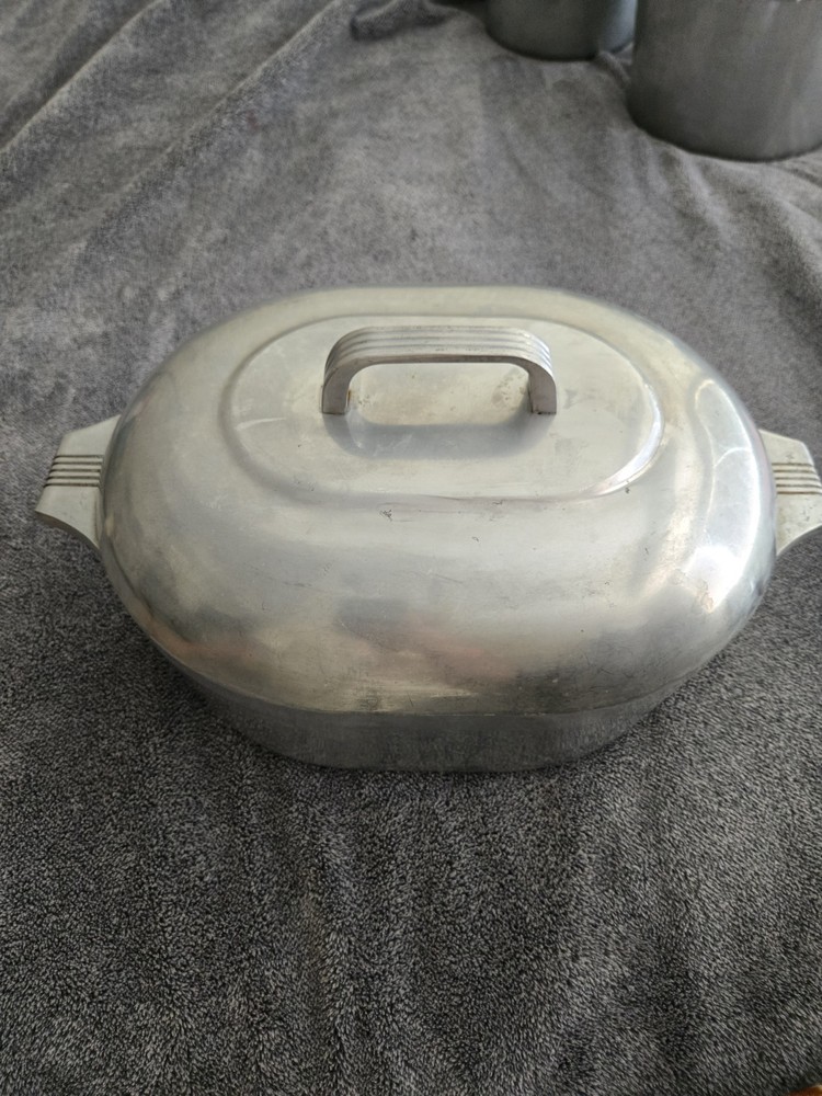 Wagner Ware Magnalite 4265 Roaster Lid with Cast Aluminum Trivet for 8 Qt Cookware