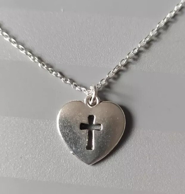 Silver Tone Cross On A silver Plated  Necklace Approx 18 Inches
