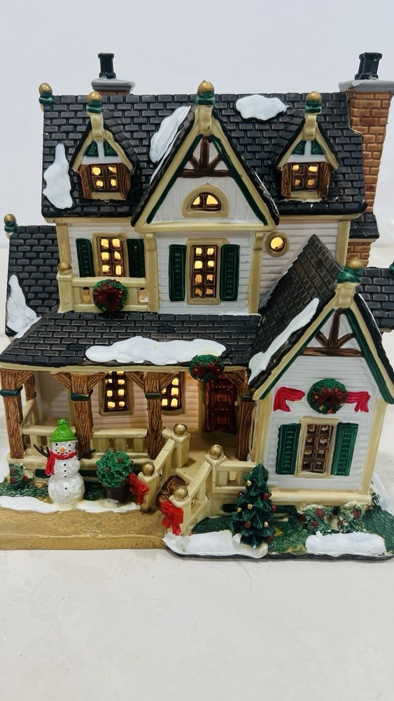 Lemax “Westfield House” Porcelain Lighted House 45700 Retired 2014 Excellent NEW