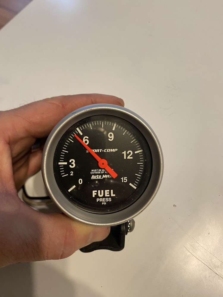 Autometer 3411 Sport Comp 2 5/8” 0-15 PSI Mech. Fuel Pressure Gauge Pedestal