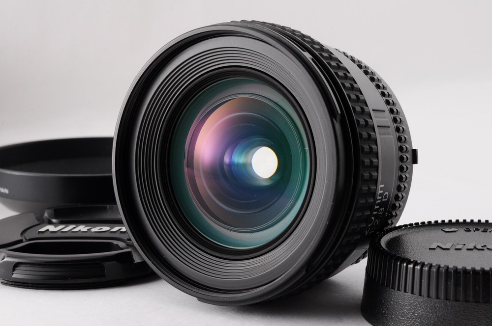 MINT NIKON AF NIKKOR 20mm F2.8 D Wide Angle Lens For AF Mount w/Hood Caps Japan