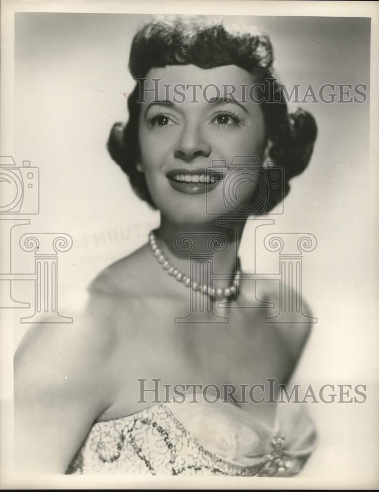 1995 Press Photo Singer Gisele MacKenzie in 