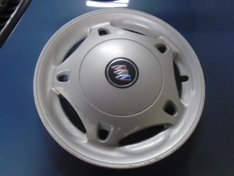 Wheel Cover HubCap 10 Spoke Fits 92-95 SKYLARK 1032933