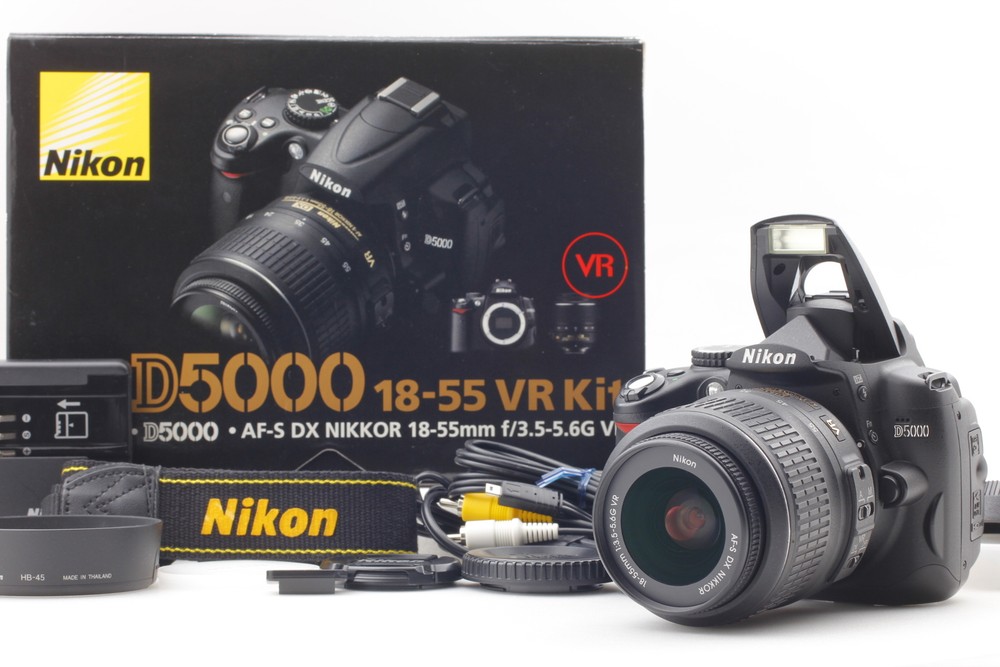 [Near MINT] Nikon D5000 12.3MP Digital SLR w/ AF-S18-55mm From JAPAN