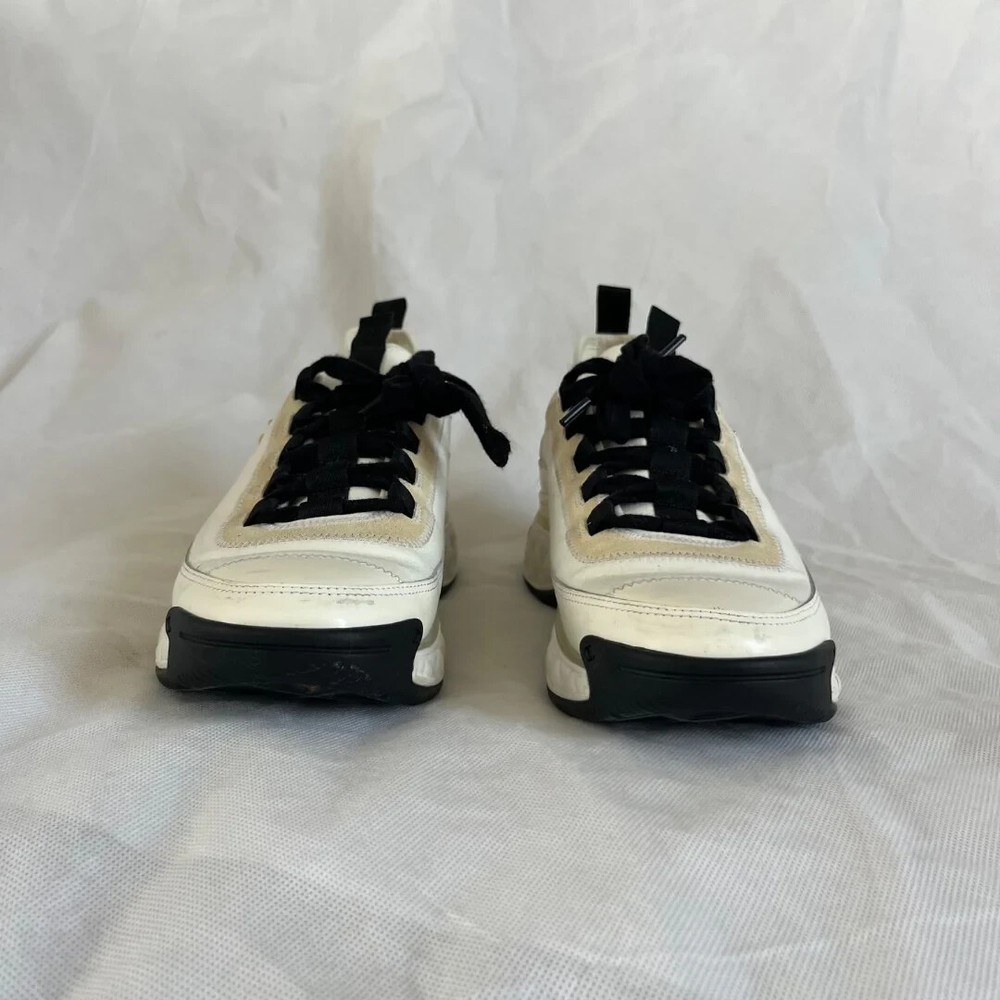 Chanel White/Black leather and Fabric CC Low Top Sneaker Shoes, 39