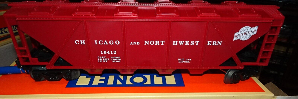 Chicago & North Western Lionel R661 Hopper 6-16412 Freight Car  