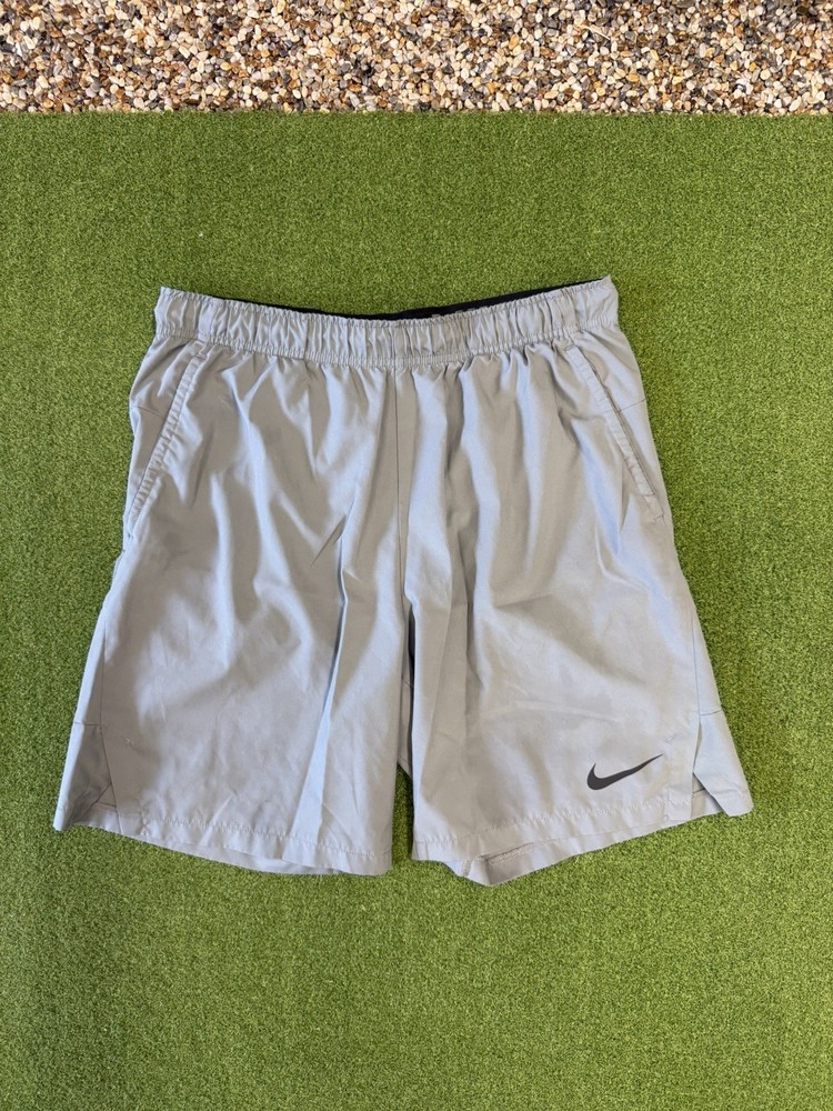 Lot (2 Pairs) Nike Shorts Men’s Large (1 Gray Pair) (1 Black Pair)