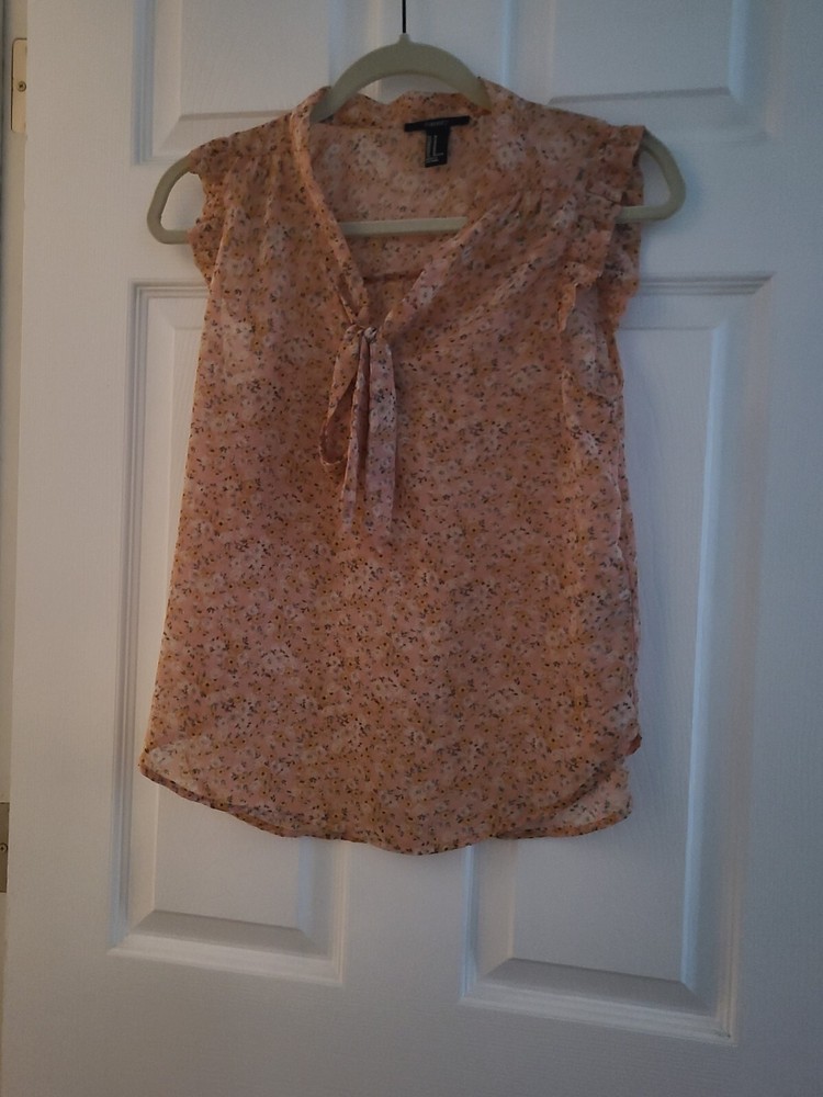 Forever 21 floral print ruffle blouse size M