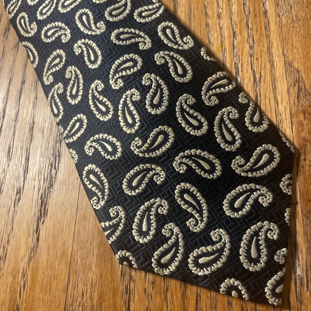 Vintage EUC Burberry Woven Silk Paisley Tie Men’s Necktie USA Hand Sewn