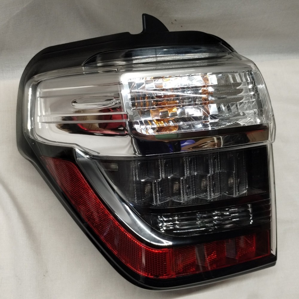 2014 - 2020 TOYOTA 4RUNNER Left LED Taillight Tail Light Lamp Oem