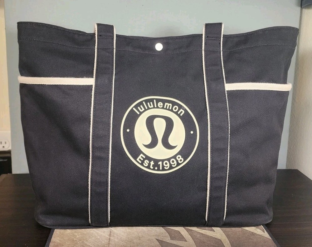 Lululemon Daily Multi-Pocket Canvas Tote Bag, 20L Logo Black/White Opal