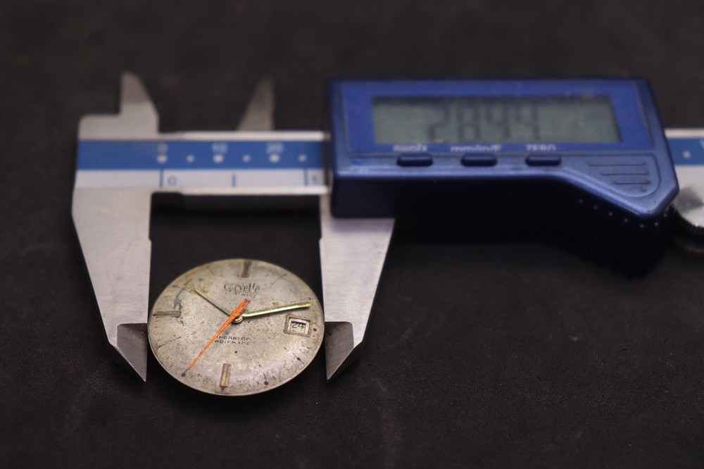 vintage corvette  17 jewels automatic  movement used for parts or repair