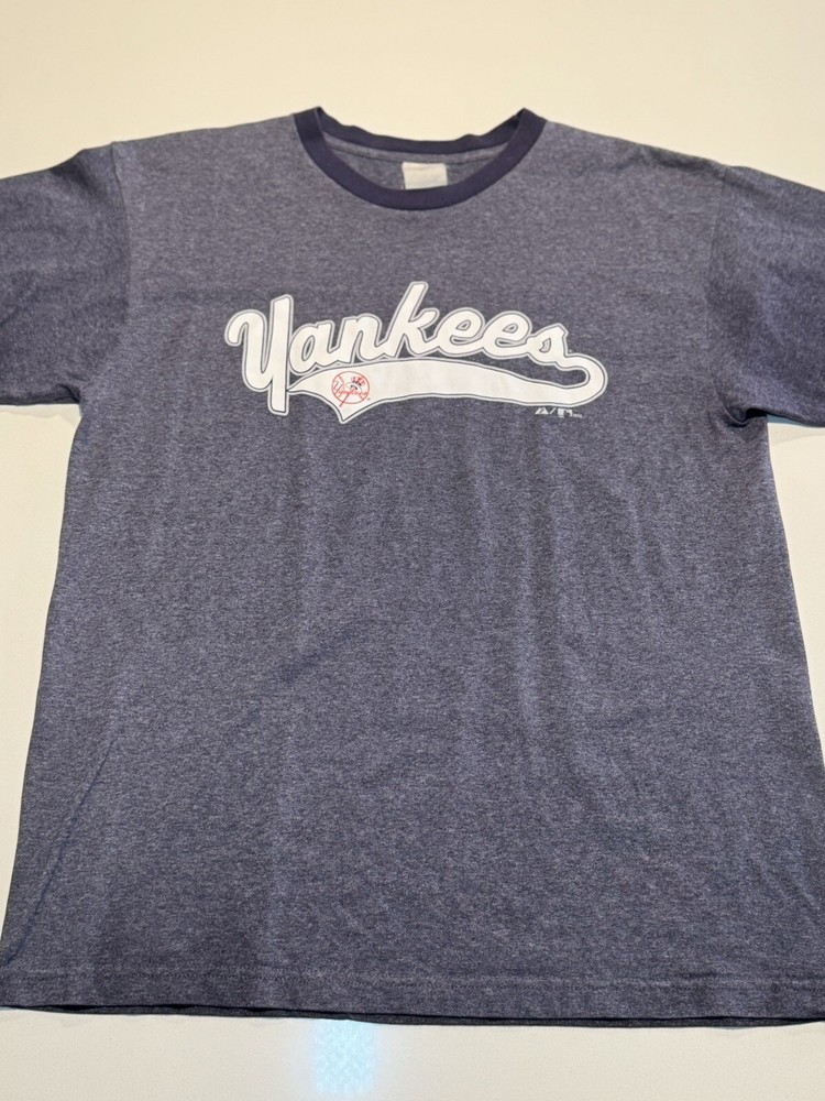 New York Yankees Vintage Blue Gray Graphic Logo T-Shirt - Majestic 2005 Size XL
