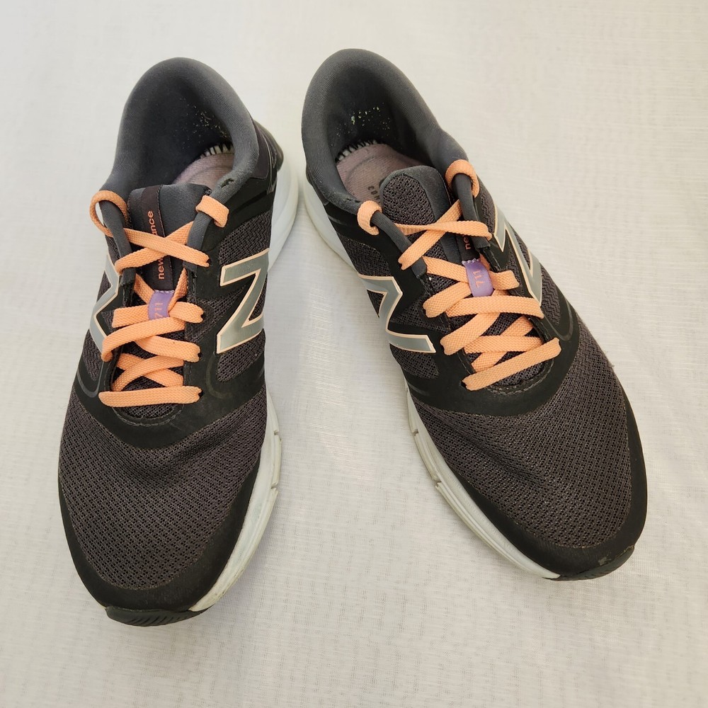 New Balance Shoes Women 8.5B Gray Peach Laces Running Sneakers WX711VM2 Training