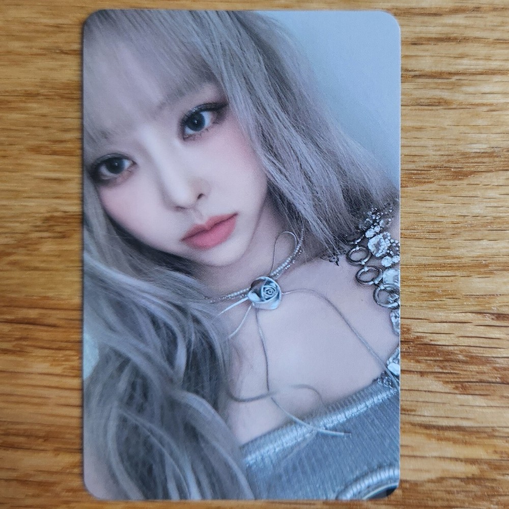 Vivi Official Photocard Loossemble 3rd Album TTYL Genuine Kpop
