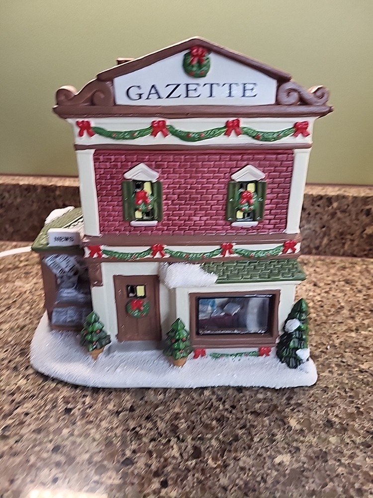 St. Nicholas Square Village Collection *Gazette* Illuminated Christmas