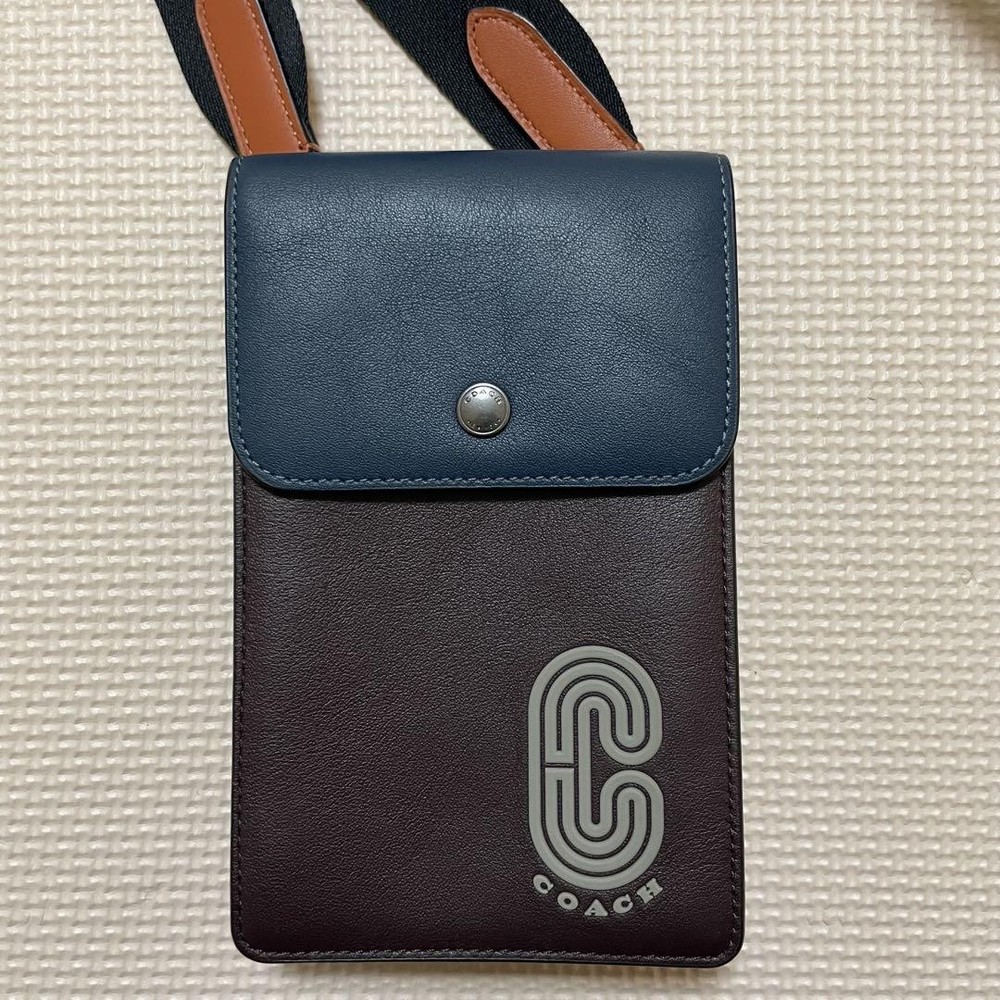 COACH Signature Leather Shoulder Bag New with Dust Bag