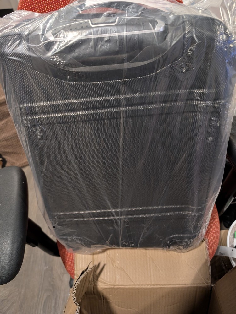 Travelers Club Black 20-Inch Skyline Spinner Carry-On Luggage