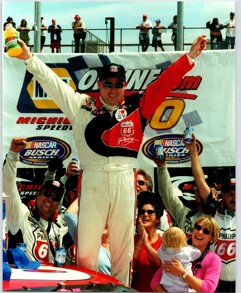 Todd Bodine 2000 Michigan Speedway NASCAR Winner 8x10 Glossy Photo