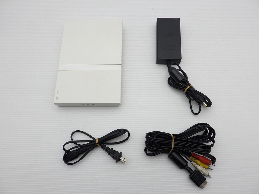 PlayStation 2 SCPH-77000CW Ceramic White Japanese Console with Game