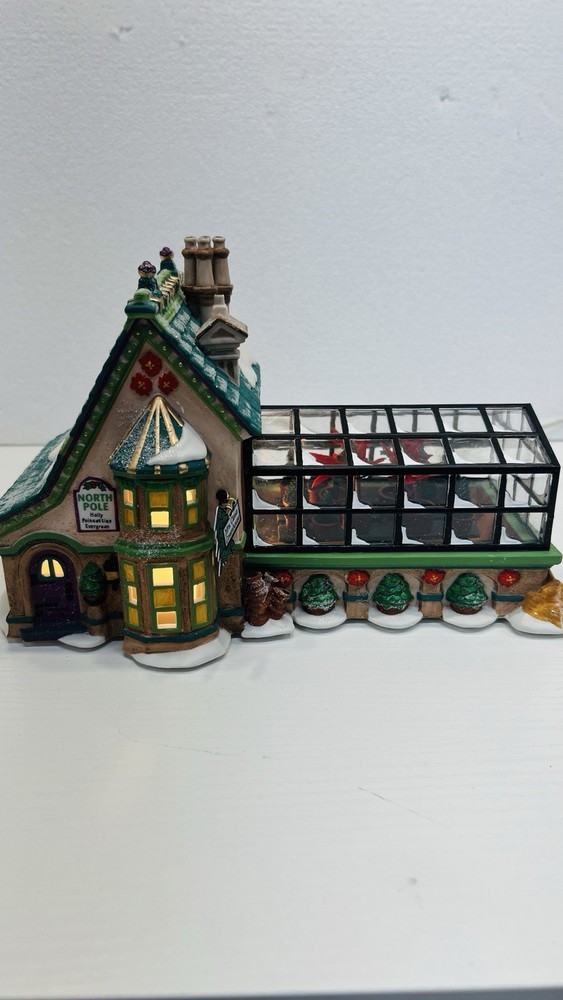 Dept 56 North Pole Series “ Mrs Claus Greenhouse” 56395 Retired 2001 Excellent !