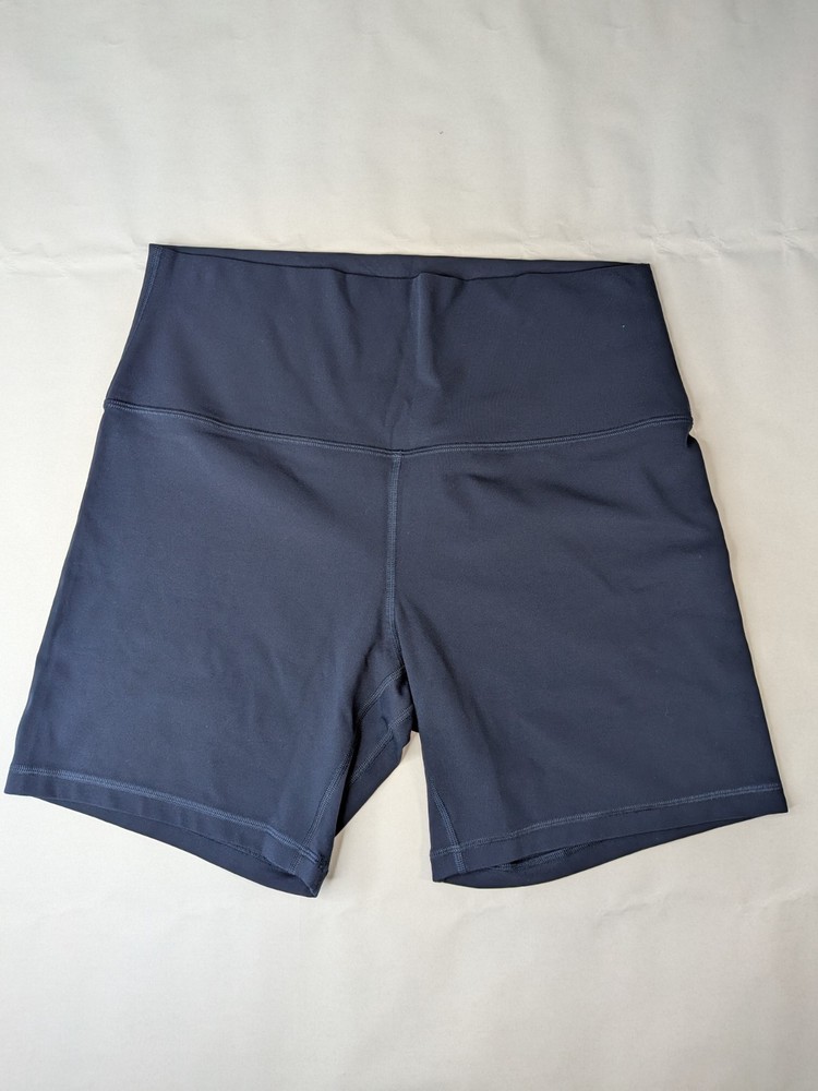 Lululemon Align High-Rise 6-Inch Shorts in Size 12
